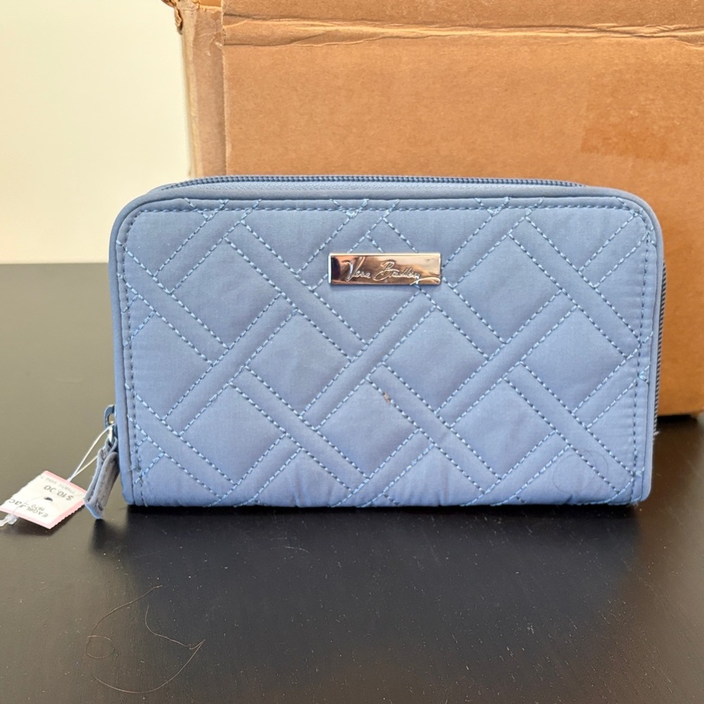 Vera Bradley Quilted Denim Blue Zip Wallet EXCELLENT condition barely used!